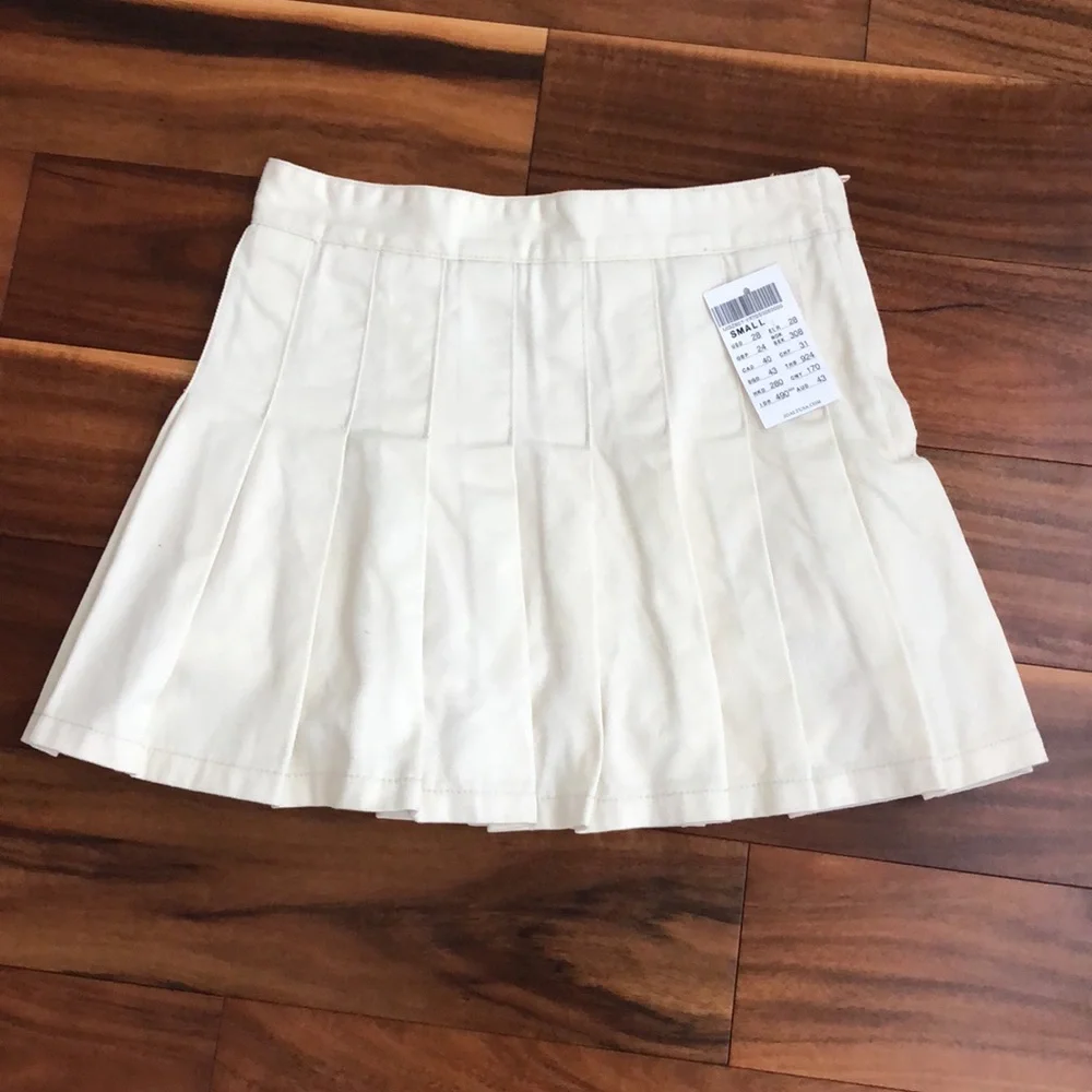 BRANDY MELVILLE J GALT IVORY COTTON PLEATED COTTON SKORT SIZE SMALL NEW - Picture 3 of 10